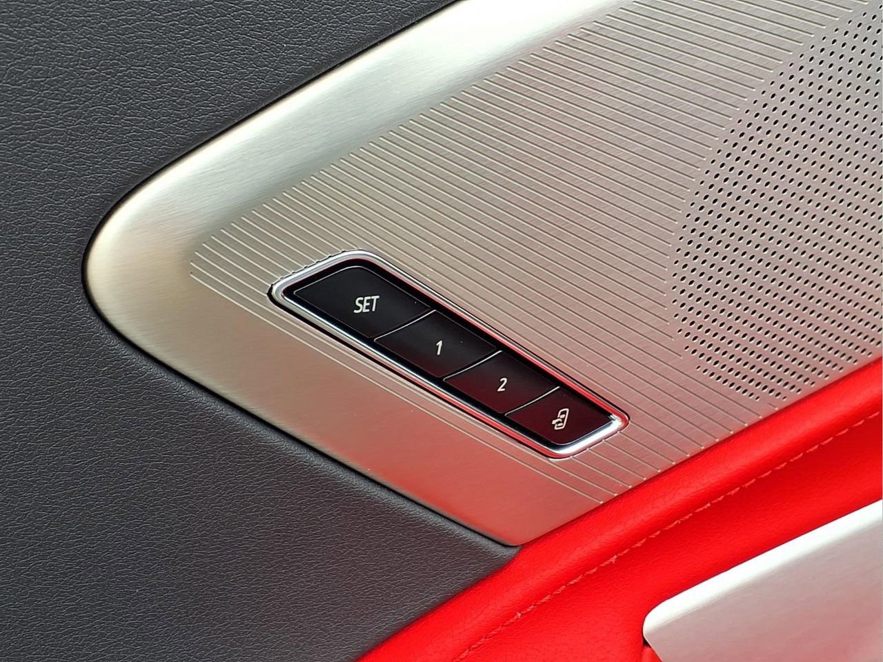 Used 2024 Chevrolet Corvette Stingray Preferred Conv image 13