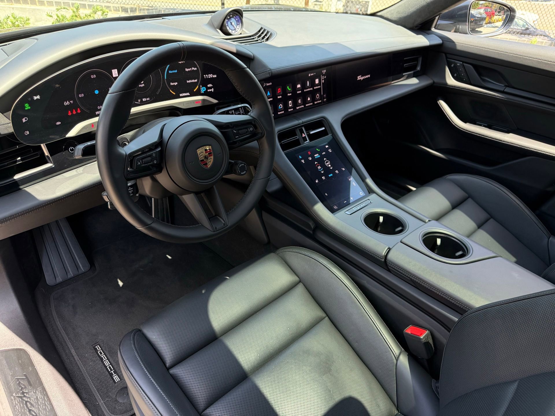 Certified 2022 Porsche Taycan GTS AWD/4WD image 4