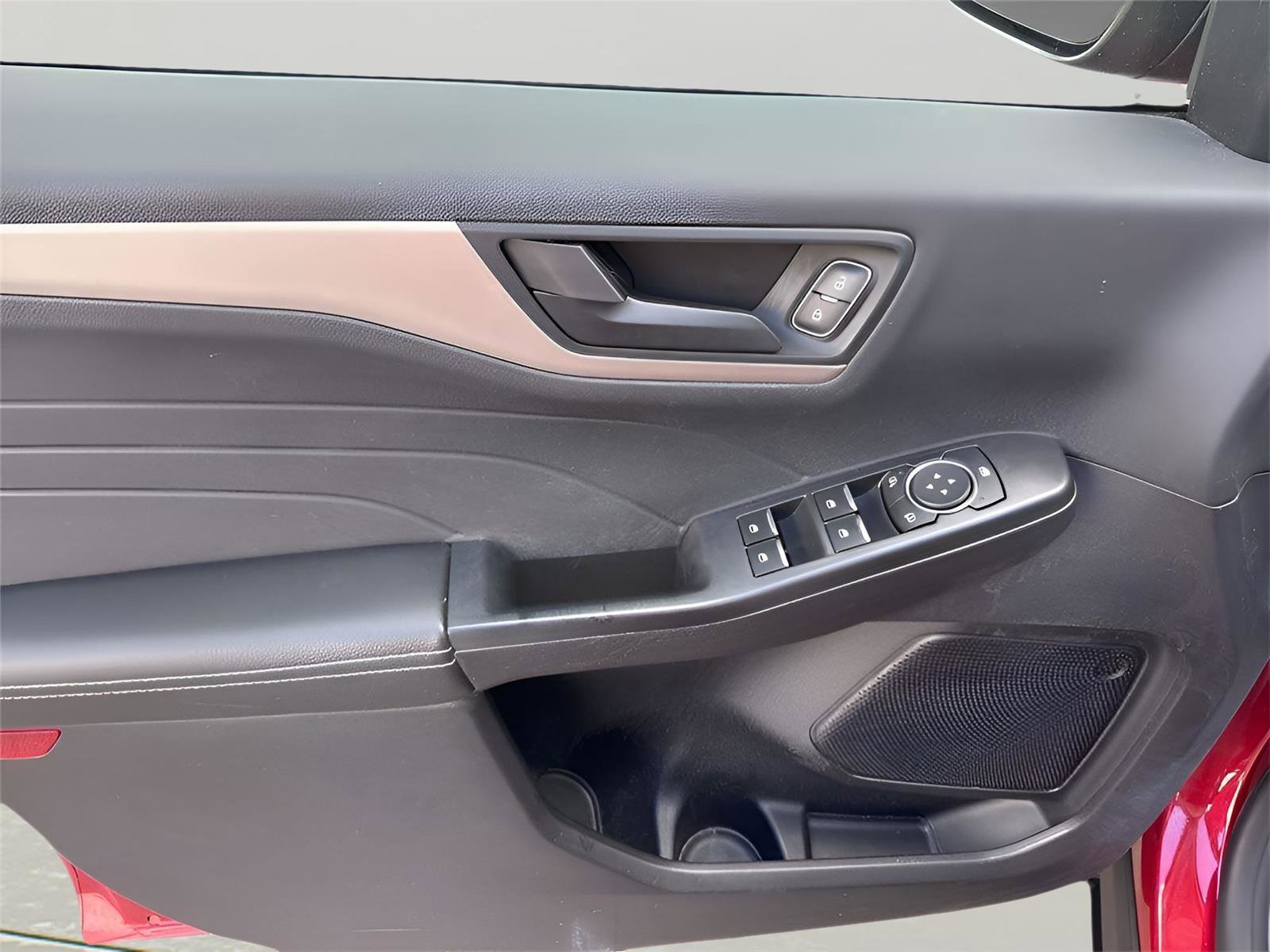 Used 2022 Ford Escape SE w/ Convenience Package FWD image 35