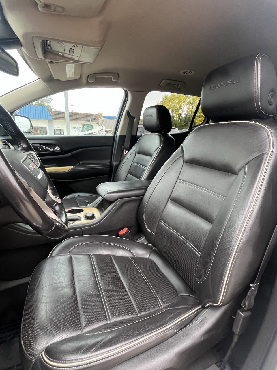 Used 2018 GMC Acadia Denali w/ LPO, Cargo Package image 13