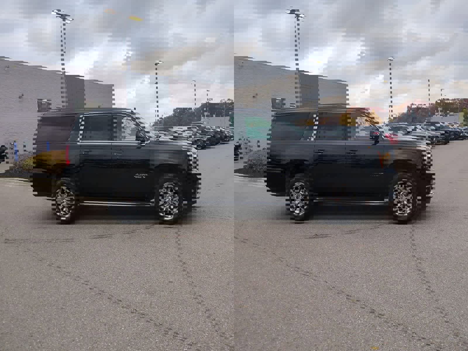 Used 2020 GMC Yukon XL SLT w/ Open Road Package image 9