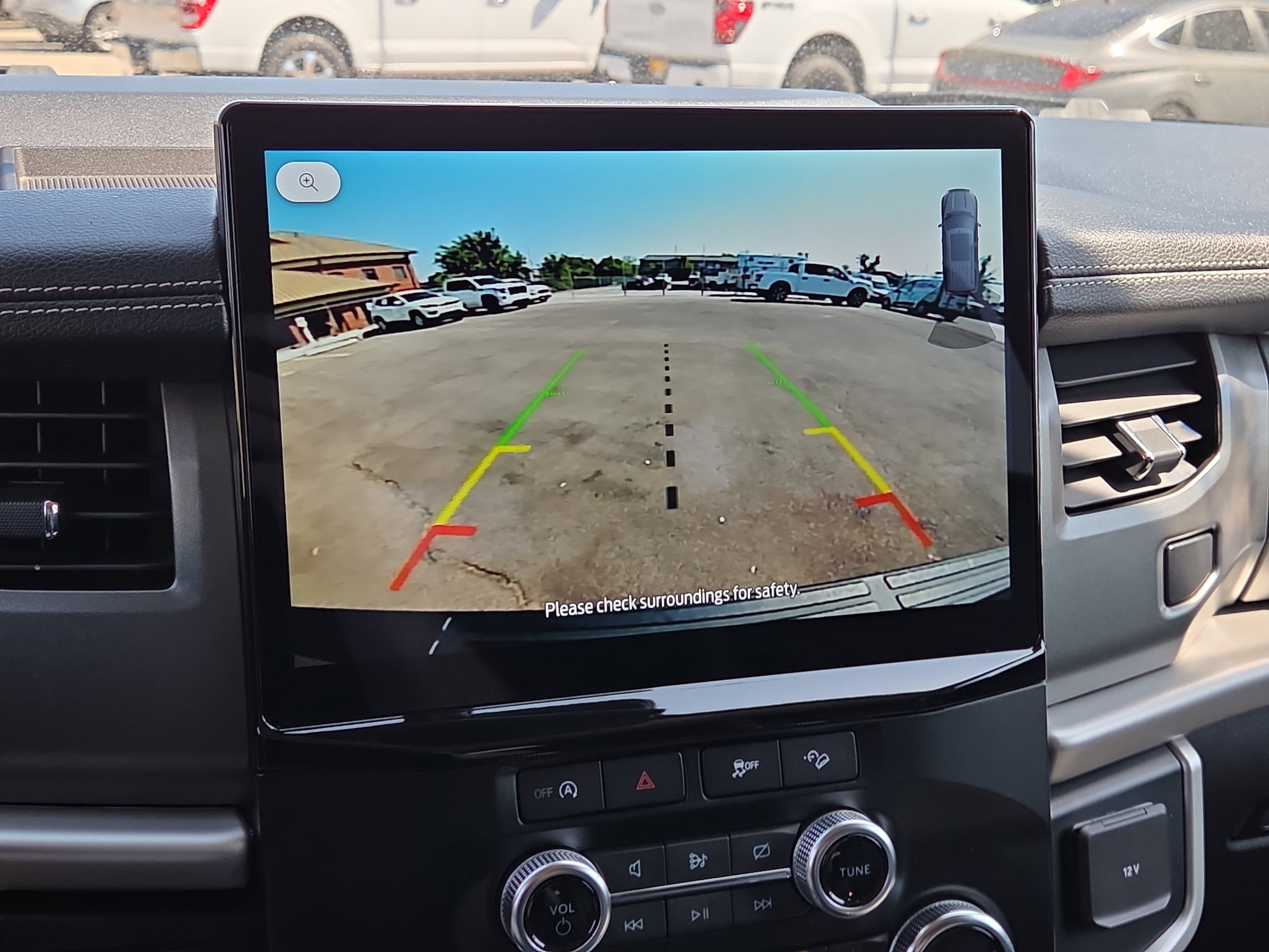 Used 2024 Ford Expedition XLT image 25