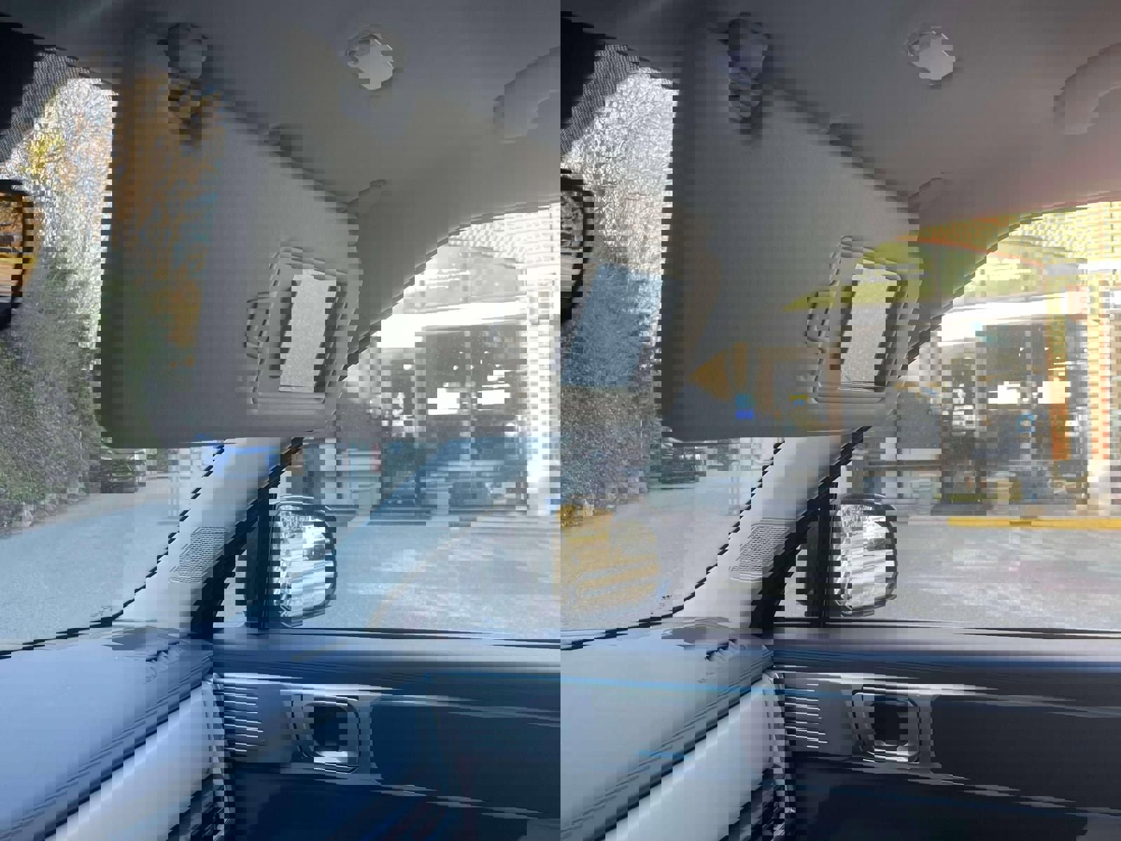 Used 2025 Hyundai Santa Fe SEL image 34