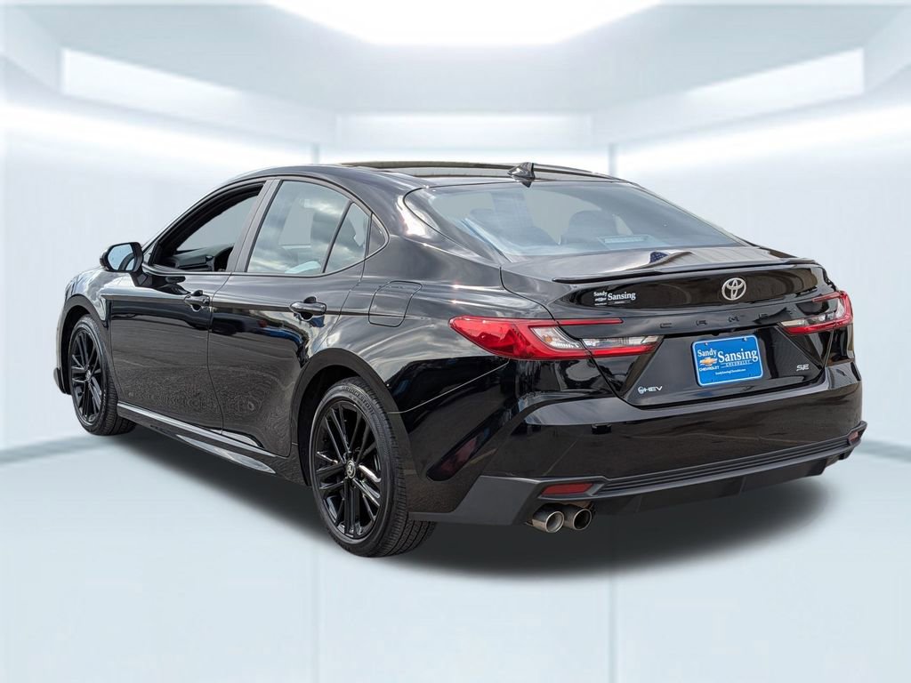 Used 2025 Toyota Camry SE image 4