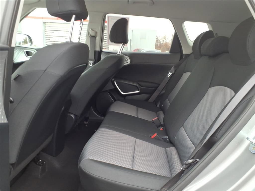 Used 2023 Kia Soul LX w/ LX Technology Package image 11