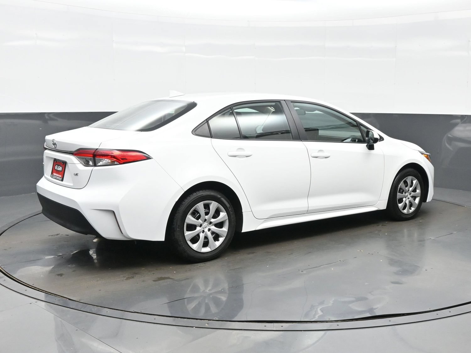 Used 2025 Toyota Corolla LE FWD image 6