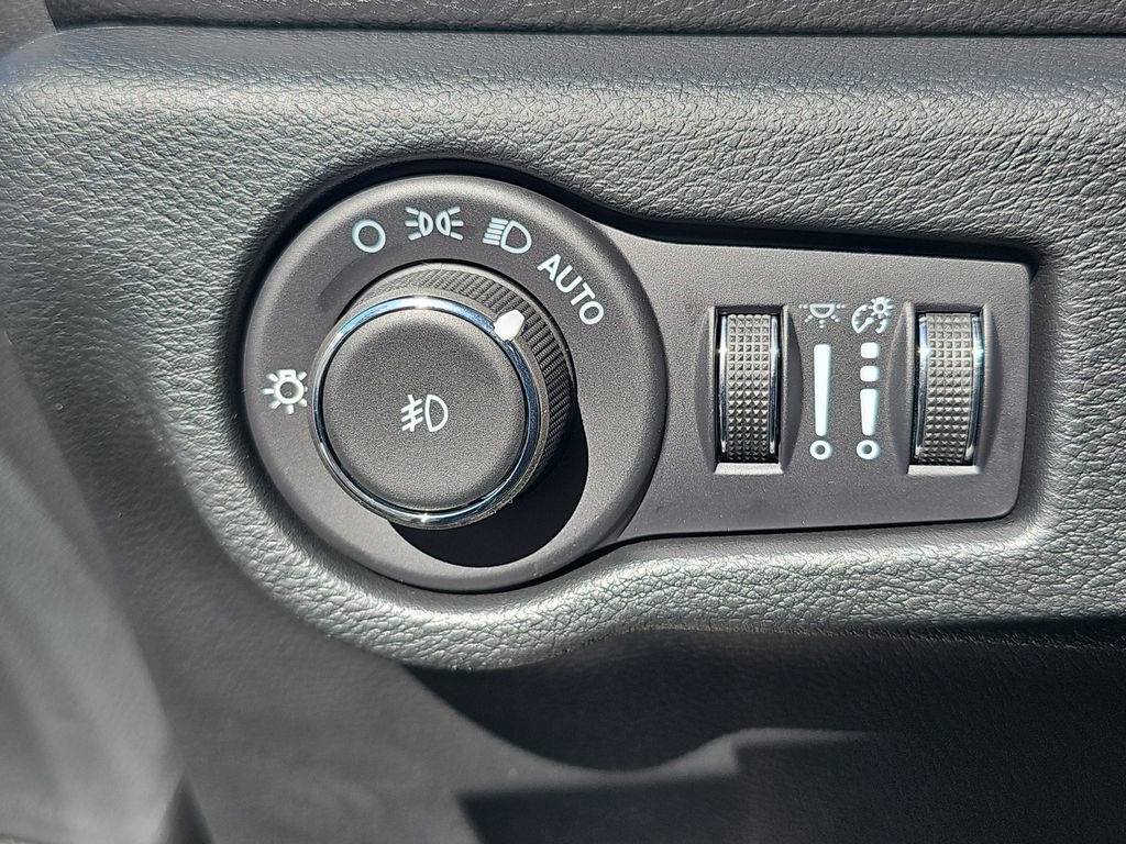 New 2026 Chrysler Pacifica Select image 26