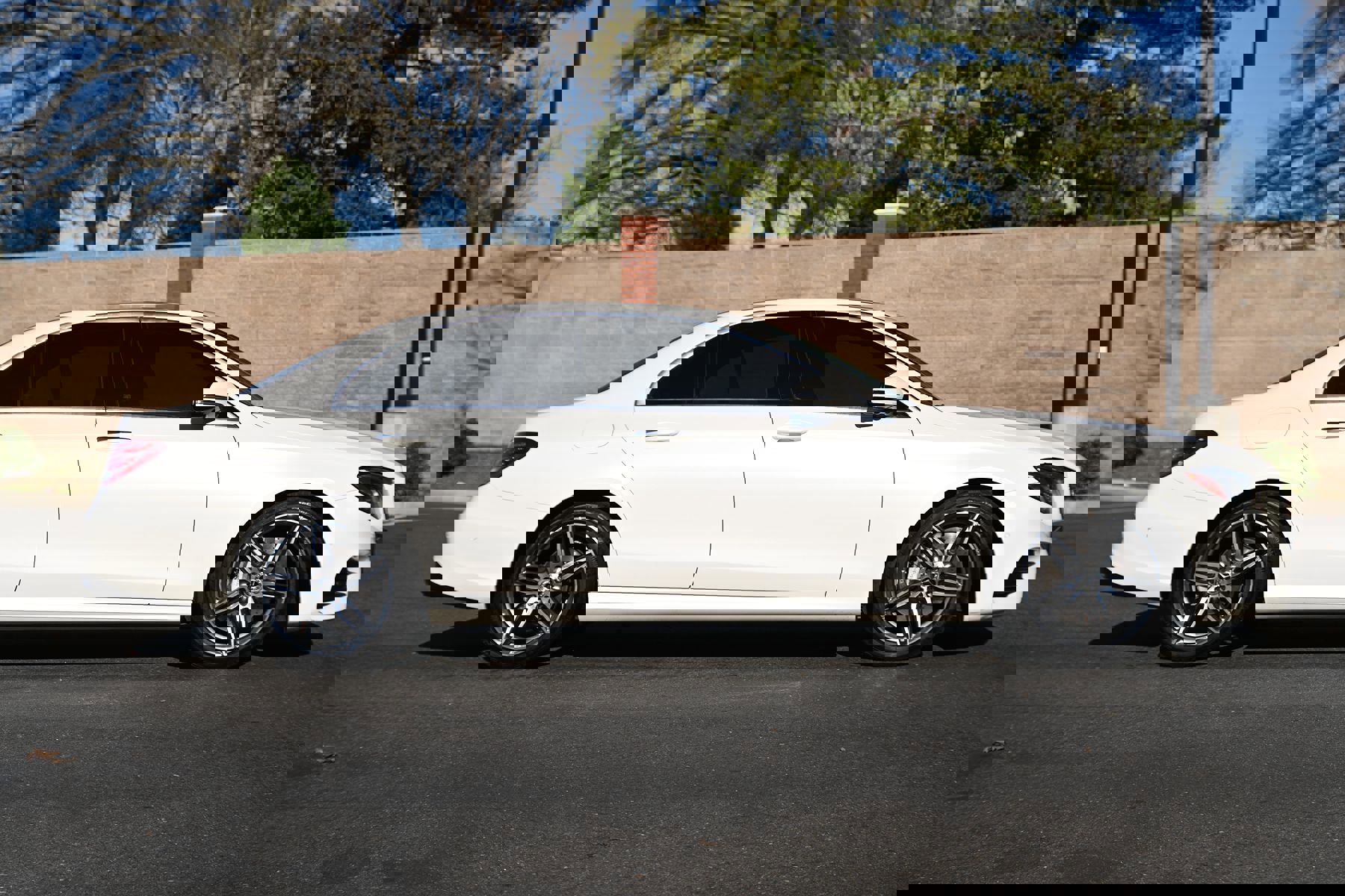 Used 2018 Mercedes-Benz E 300 image 8