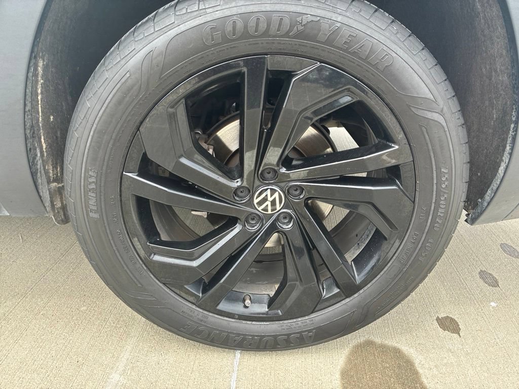 Used 2023 Volkswagen Atlas SE w/ Panoramic Sunroof Package FWD image 11