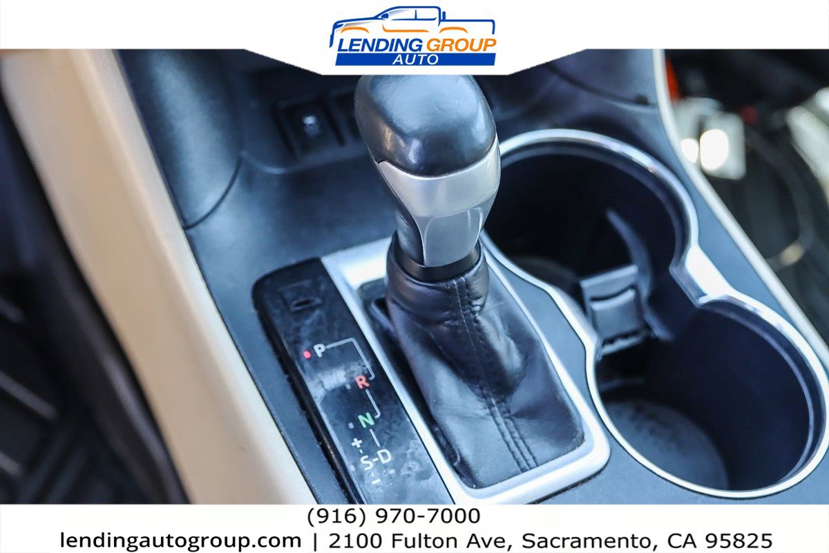 Used 2019 Toyota Highlander XLE w/ Carpet Mat Package (TMS) image 17