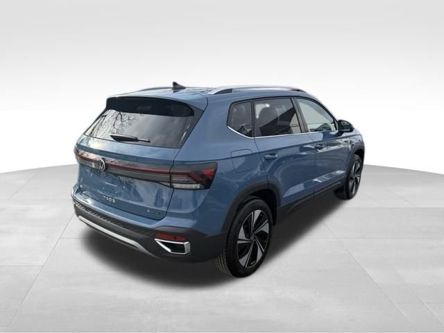 Certified 2025 Volkswagen Taos SE w/ Panoramic Sunroof Package image 5