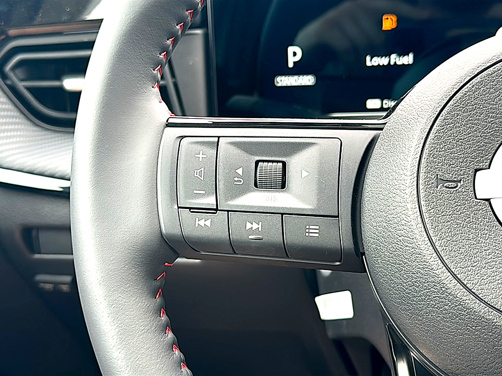 New 2026 Nissan Kicks SR w/ SR Premium Package FWD image 20