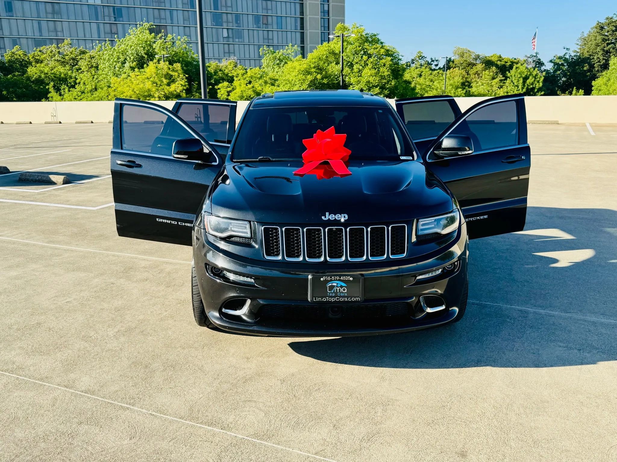 Used 2014 Jeep Grand Cherokee SRT8 w/ Luxury Group II AWD/4WD image 74