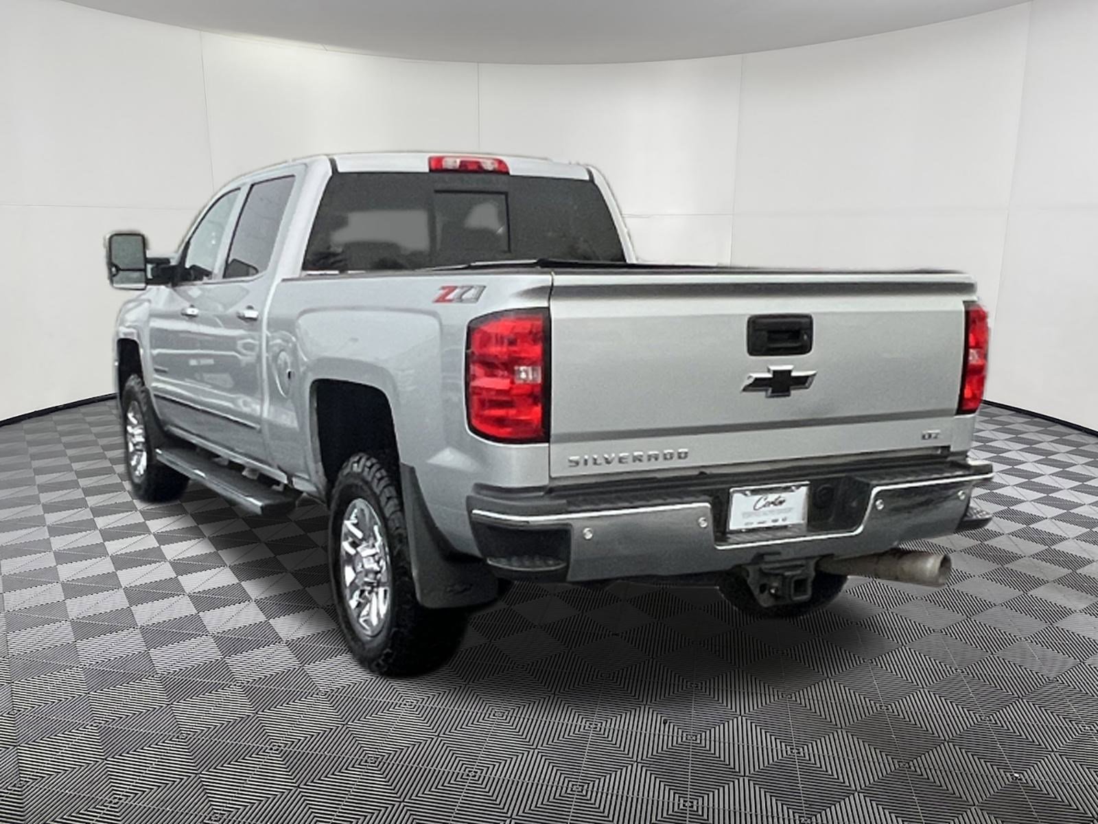 Used 2018 Chevrolet Silverado 3500 LTZ image 4