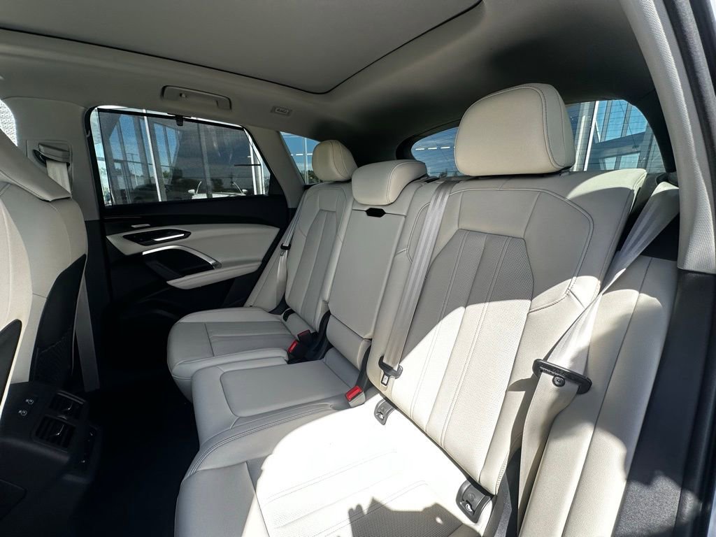 New 2025 Audi Q5 Prestige image 25