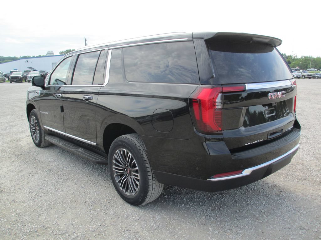 New 2026 GMC Yukon XL Elevation w/ Elevation Premium Package AWD/4WD image 6