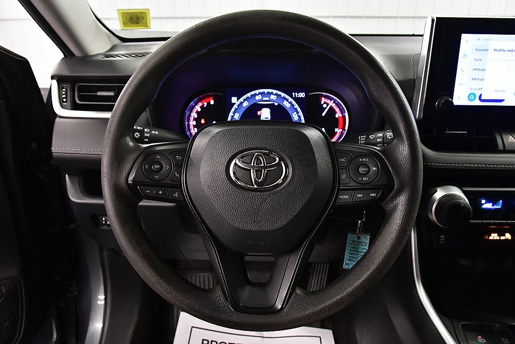 Used 2023 Toyota RAV4 LE AWD/4WD image 16