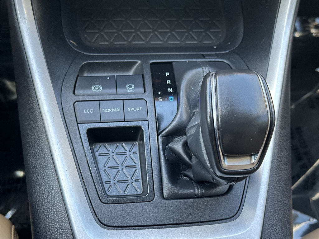 Used 2025 Toyota RAV4 XLE Premium FWD image 28