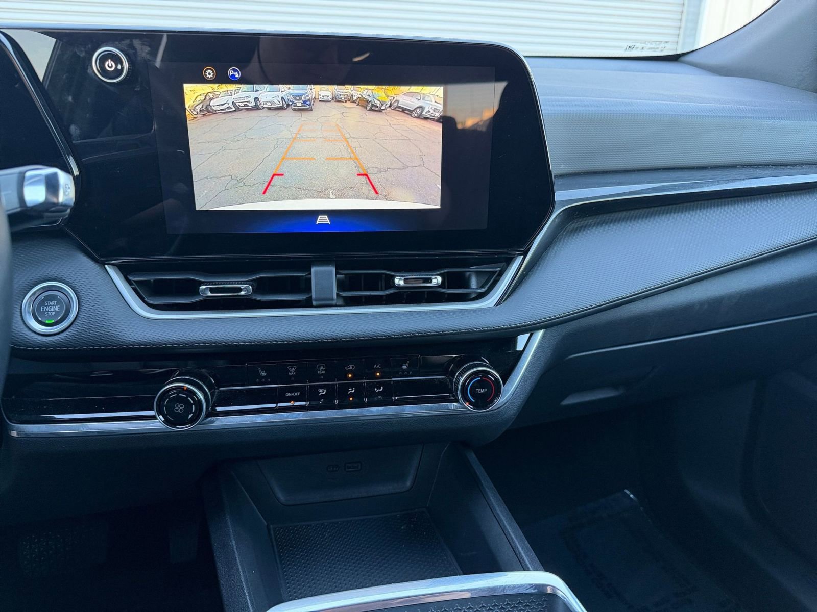 Used 2025 Chevrolet Equinox LT FWD image 17