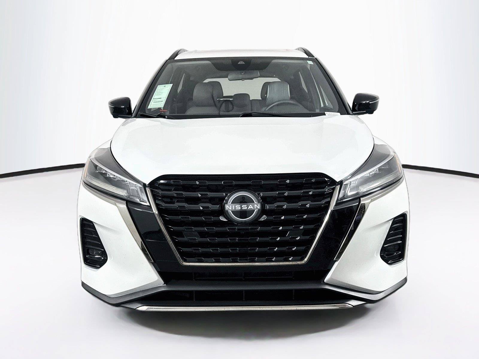 Used 2023 Nissan Kicks SR w/ SR Premium Package FWD image 8