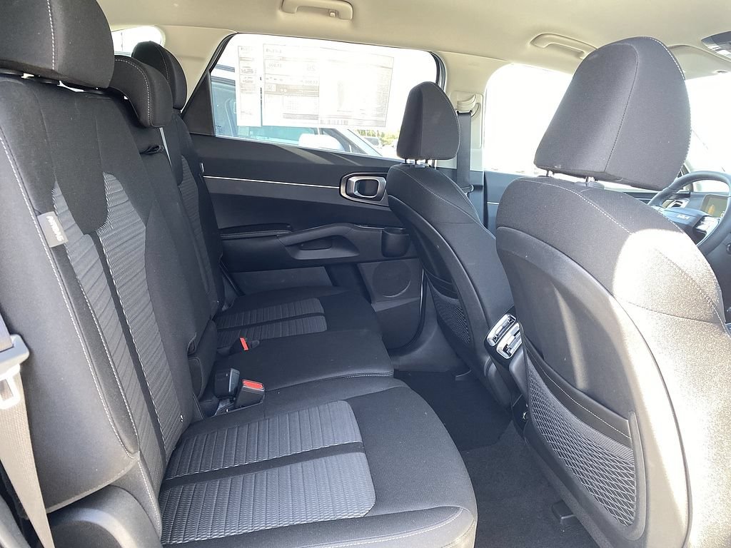 New 2026 Kia Sorento LX FWD image 21