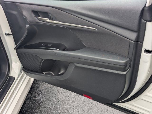 Used 2025 Toyota Camry LE w/ Convenience Package image 13