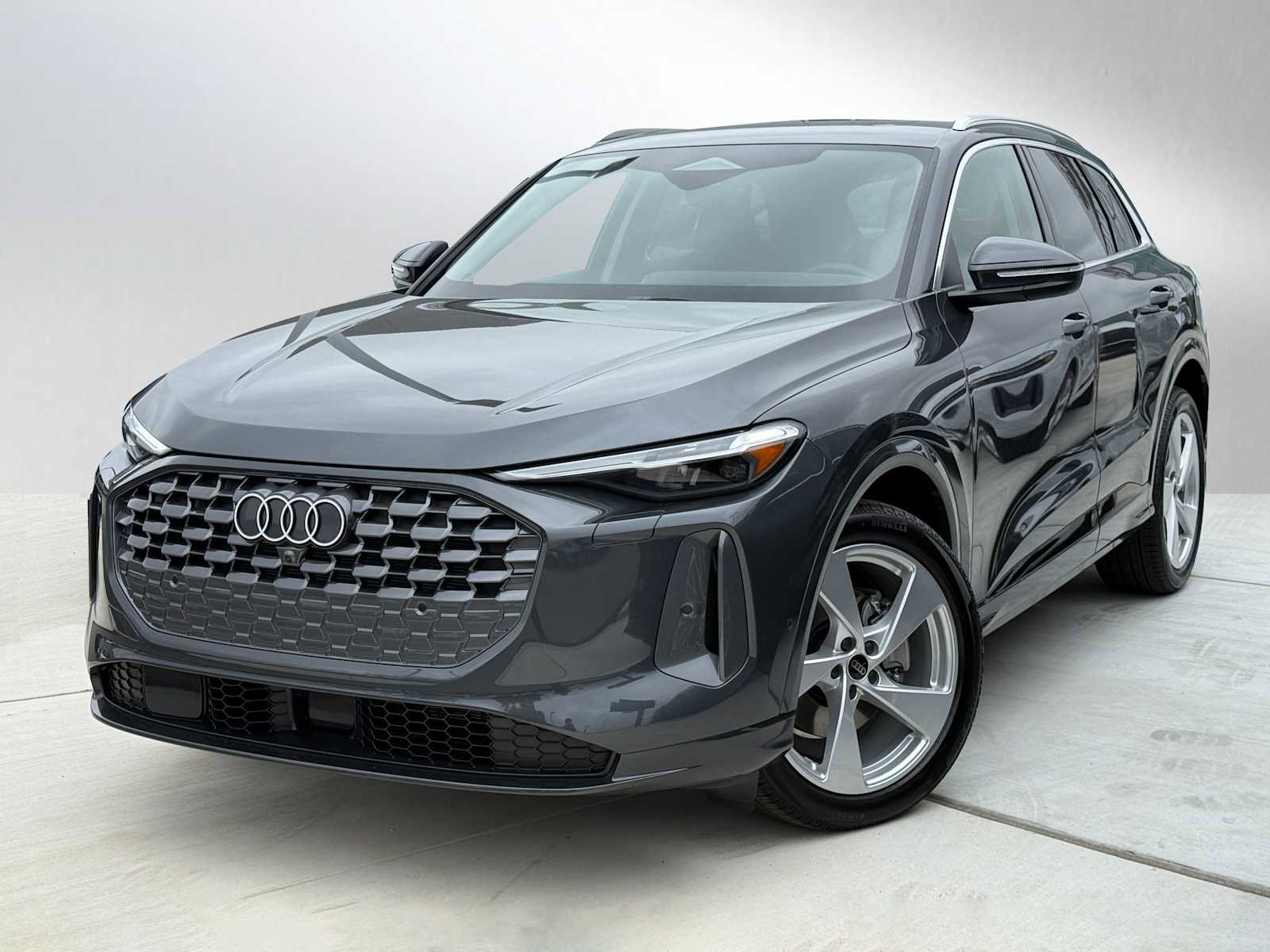 New 2025 Audi Q5 Prestige image 3
