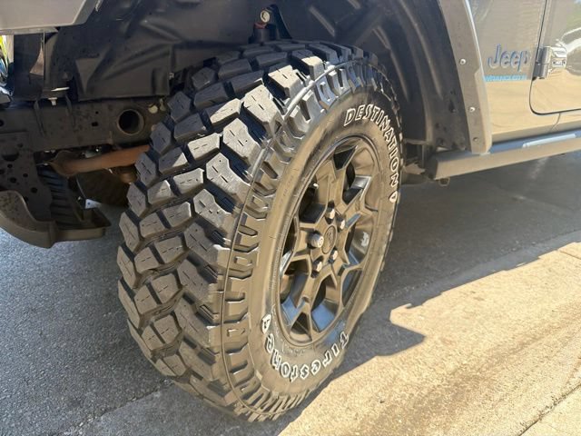 Used 2023 Jeep Wrangler Unlimited AWD/4WD image 39