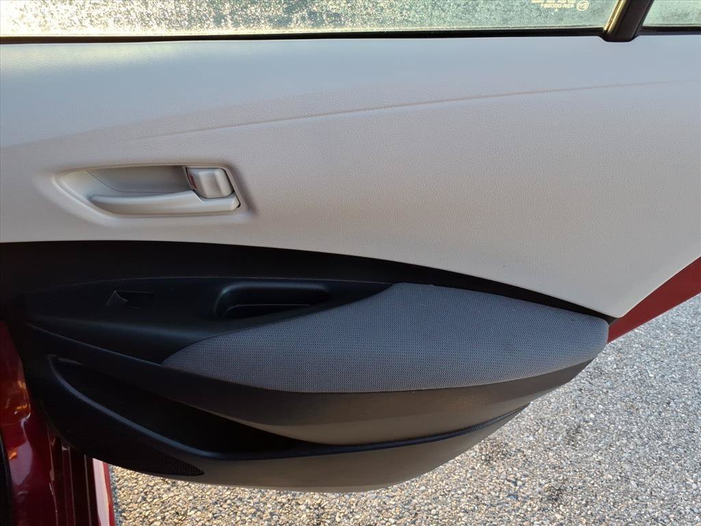 Used 2022 Toyota Corolla LE FWD image 19