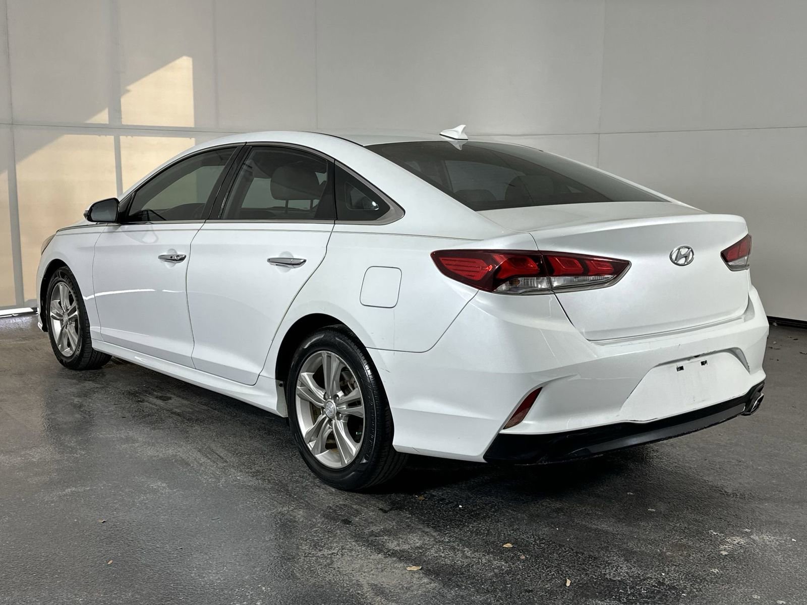 Used 2018 Hyundai Sonata Limited image 9