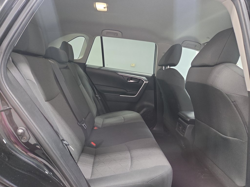 Used 2024 Toyota RAV4 XLE AWD/4WD image 16