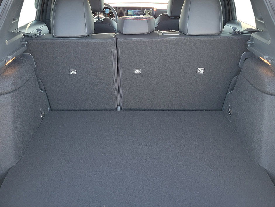 New 2025 Nissan Kicks SR image 34