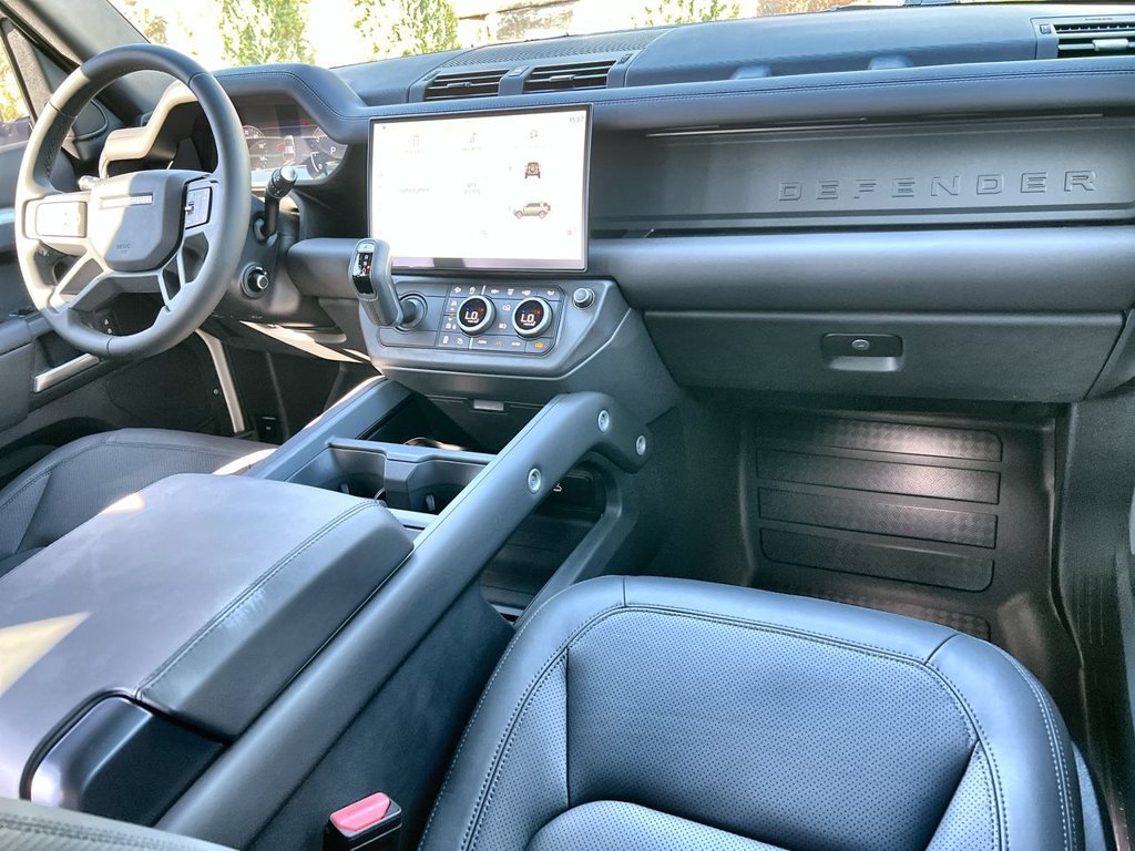 New 2026 Land Rover Defender 110 X-Dynamic SE AWD/4WD image 14