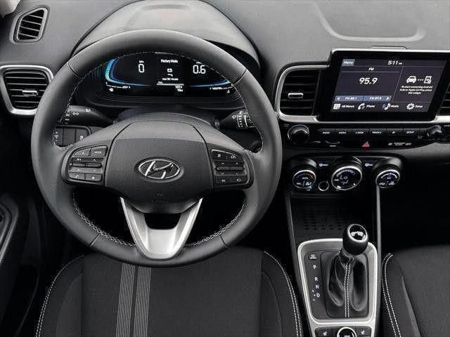 Used 2026 Hyundai Venue SEL FWD image 17