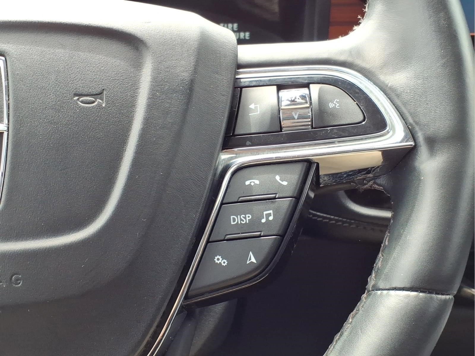 Used 2023 Lincoln Nautilus Reserve AWD/4WD image 17