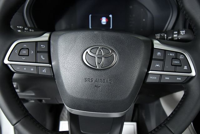 New 2026 Toyota Grand Highlander XLE image 2