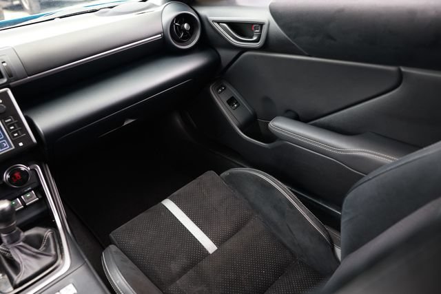 Used 2022 Toyota GR86 Premium RWD image 25