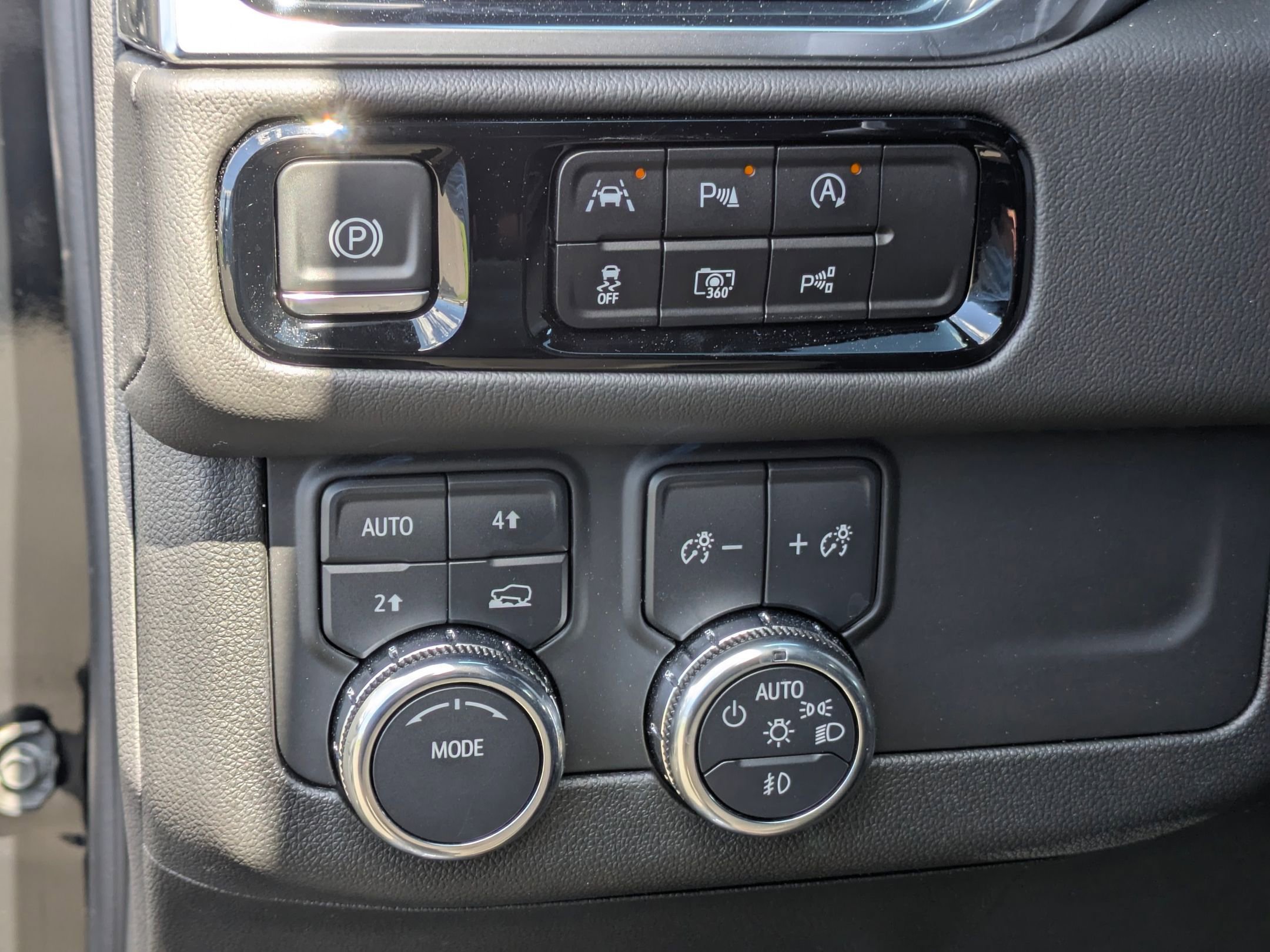Certified 2025 GMC Yukon Elevation image 17