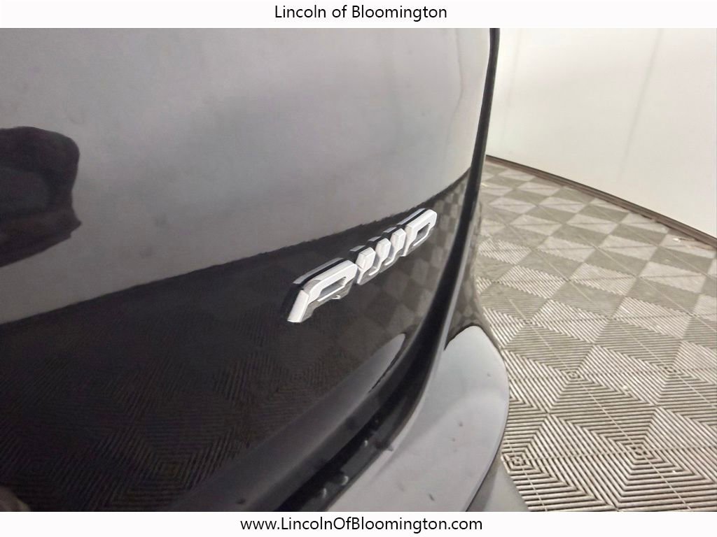 Used 2022 Ford Edge Titanium image 17
