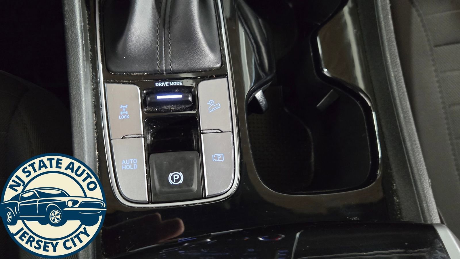 Used 2023 Hyundai Santa Cruz SE image 18