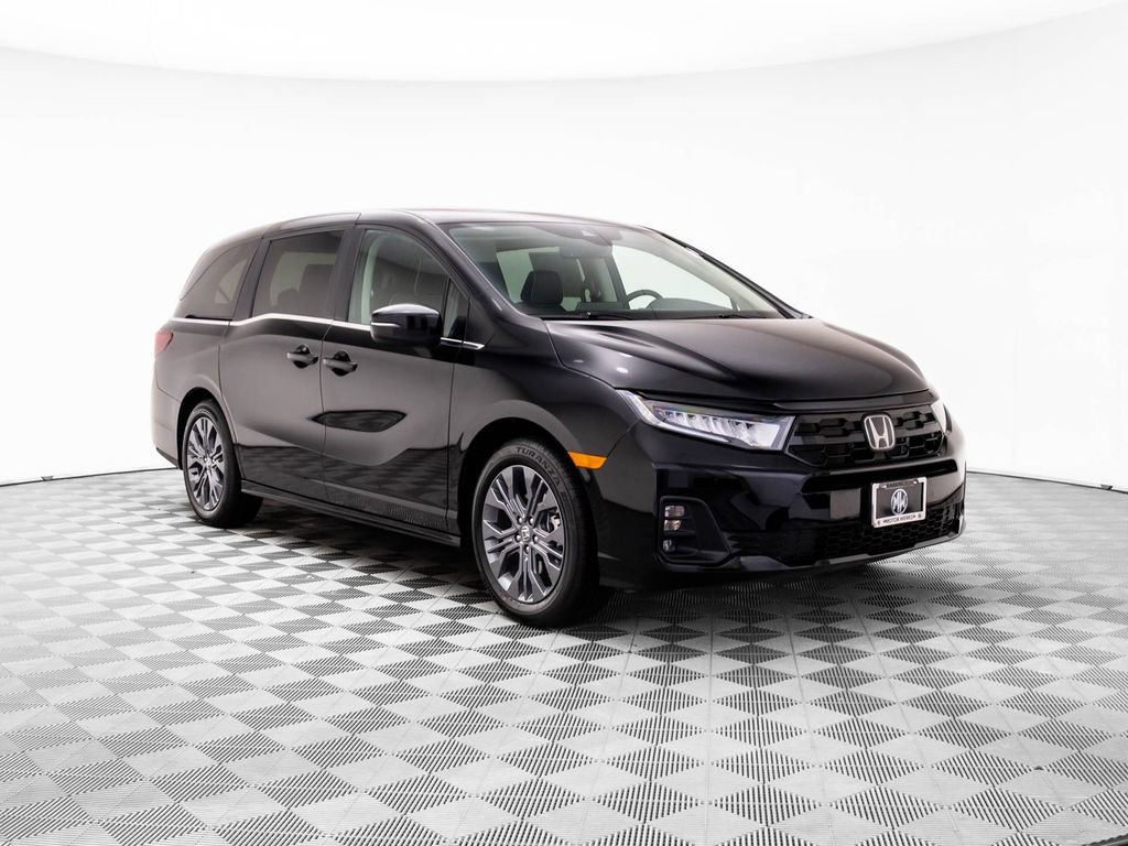 New 2026 Honda Odyssey Touring image 7