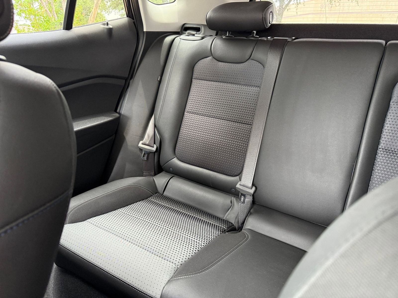 Used 2025 Chevrolet Trax LT FWD image 39