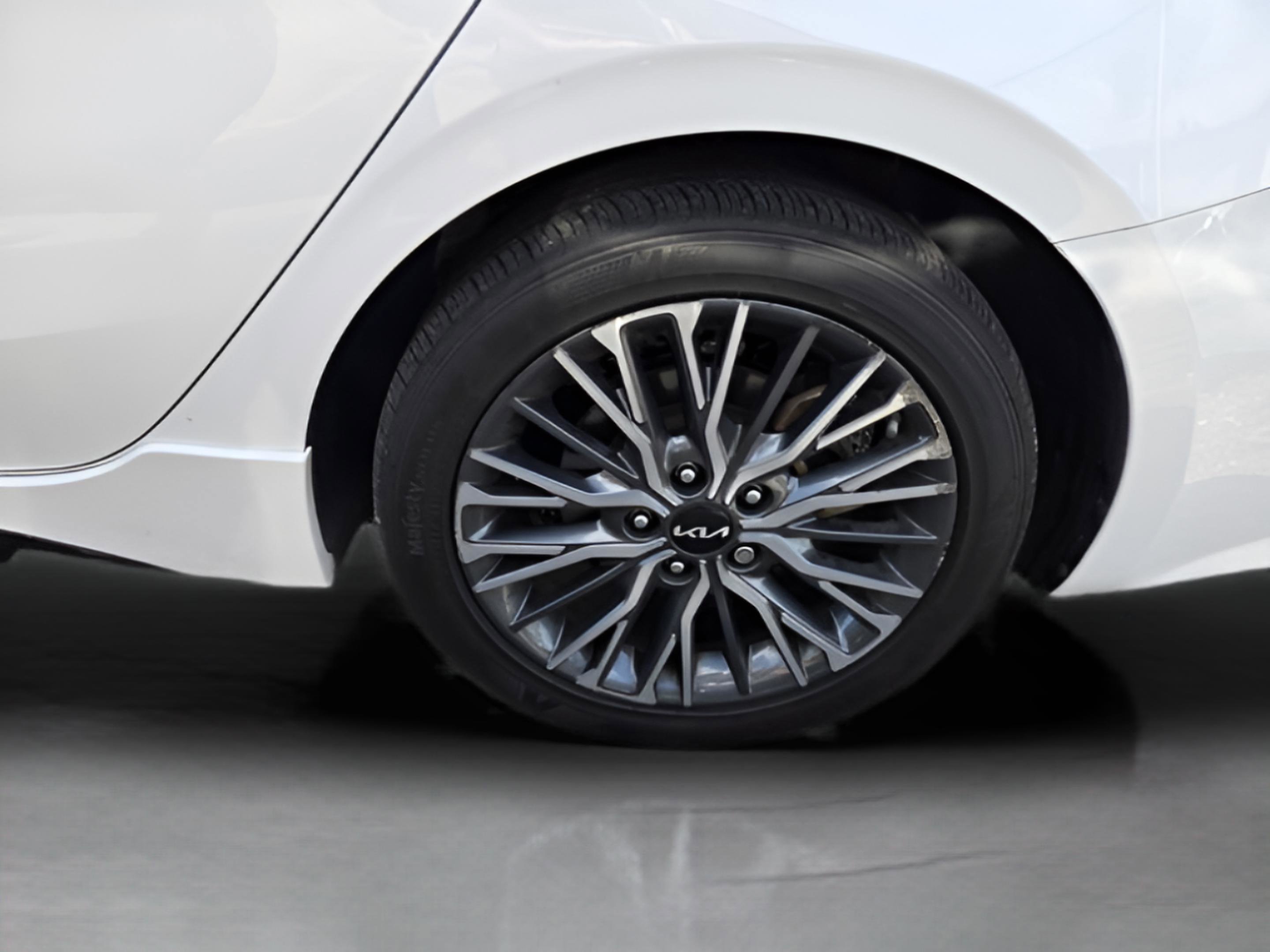 Used 2022 Kia Forte GT-Line w/ GT-Line Premium Package image 30