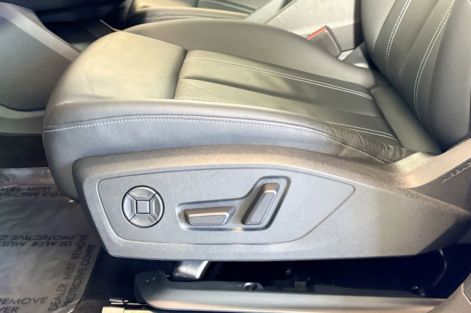 Used 2025 Audi Q4 e-tron Premium Plus w/ Premium Plus AWD/4WD image 18