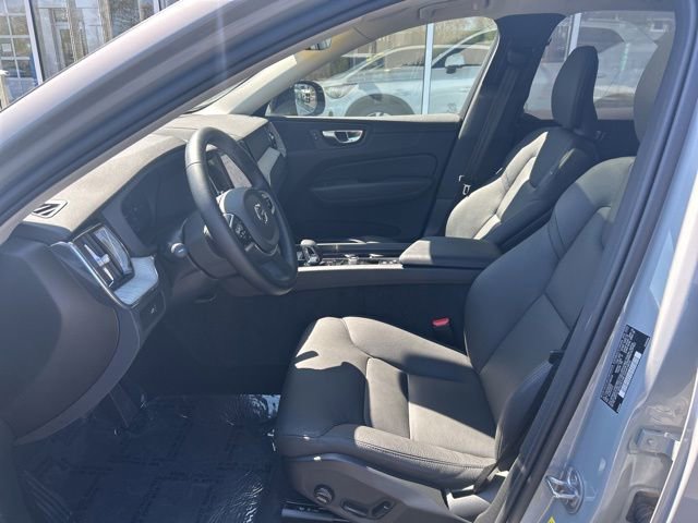 Certified 2025 Volvo XC60 B5 Plus AWD/4WD image 17