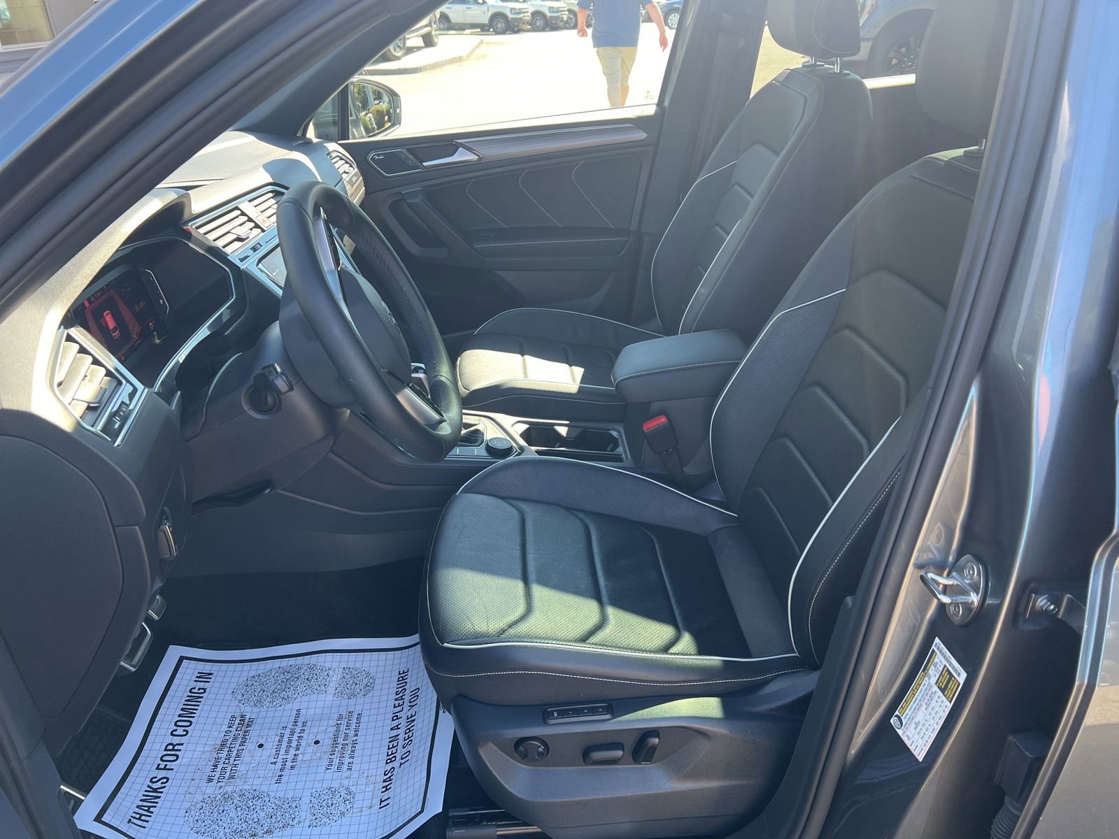 Used 2022 Volkswagen Tiguan SEL R-Line image 19