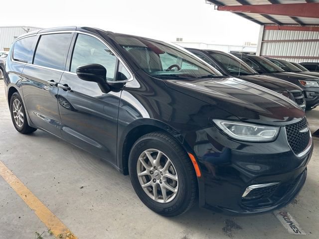 Used 2024 Chrysler Pacifica Touring-L FWD video 1