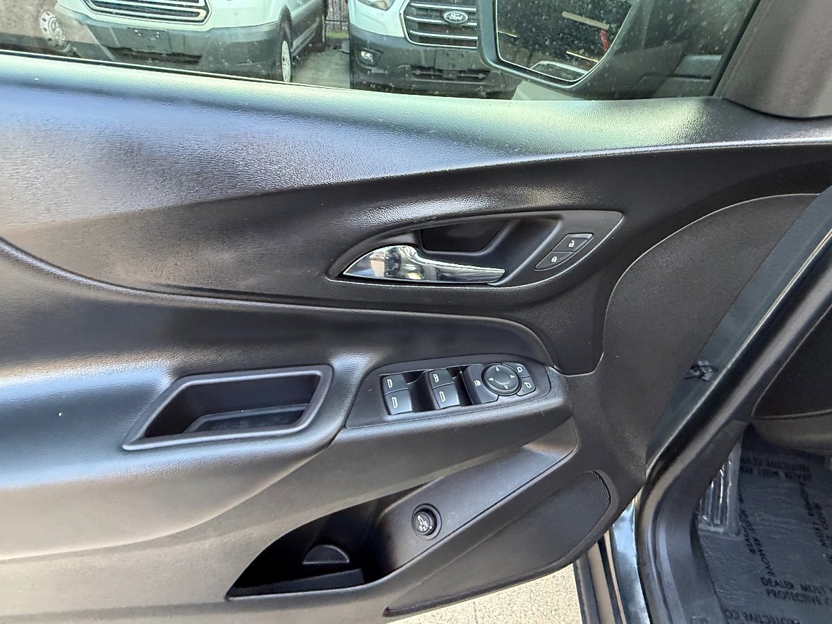 Used 2020 Chevrolet Equinox LT w/ Driver Convenience Package FWD image 19