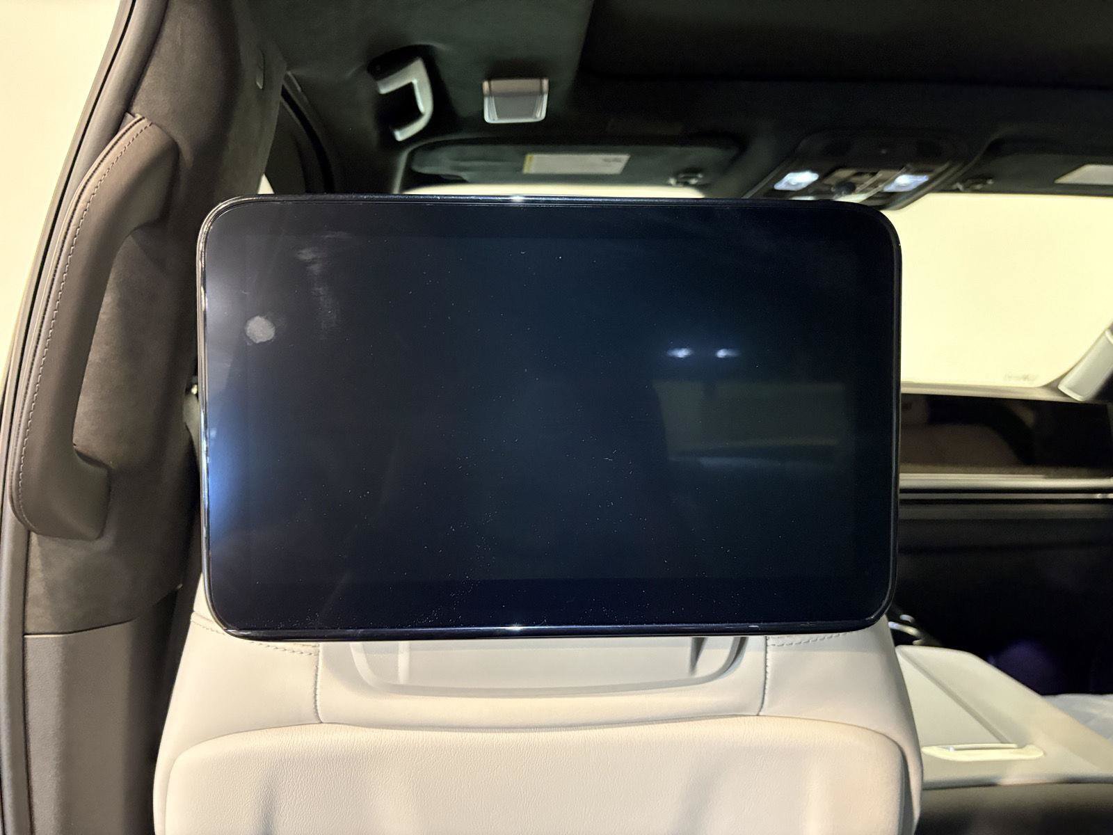 Used 2026 Cadillac Escalade V w/ LPO, ONYX Package AWD/4WD image 33