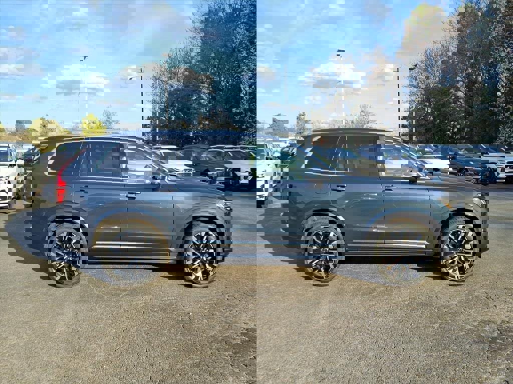 New 2026 Volvo XC90 T8 Ultra w/ Protection Package Premier image 2